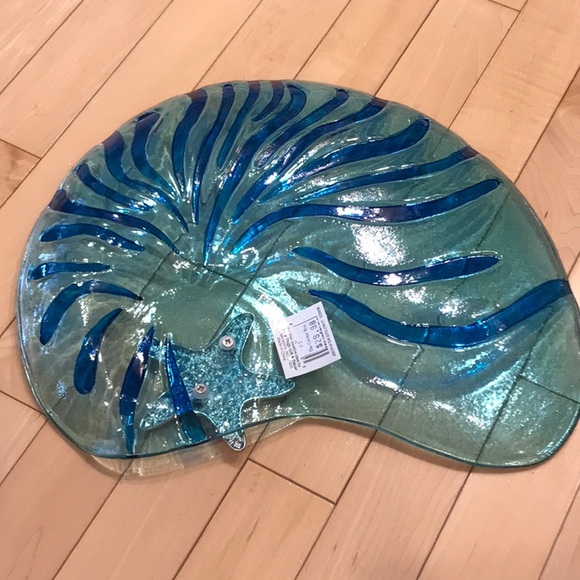 New! Nautilus shell glass serving plate - by Fancy Th@t Gift & Decor - Picture 4 of 7